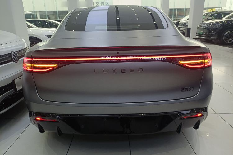 Used Hima Luxeed S7 2024 Max RS Four-Wheel-Drive Performance Edition
