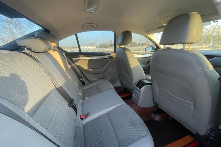 Used Skoda Octavia 2015 1.6L Automatic Yijie Edition