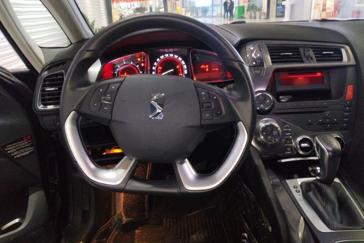 Used  5 2015 1.6T Elegant Edition THP160
