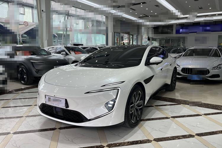 Used  12 2025 Max Extended-Range Edition
