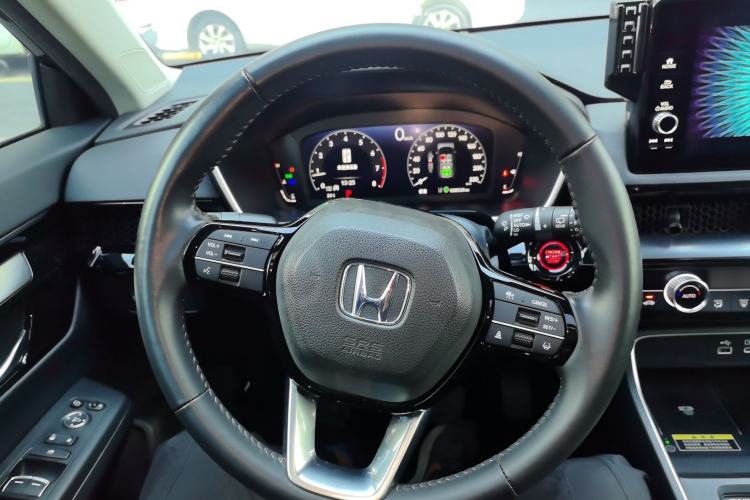 Used Honda CR-V 2023 240TURBO Two-Wheel Drive Deluxe Edition 7 Seats
