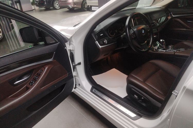 Used BMW 5 Series 2014 525Li Luxury Design Package
