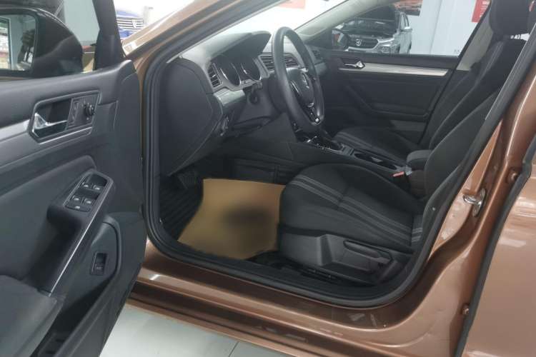 Used Volkswagen Lamando 2017 230TSI DSG Fashion Edition
