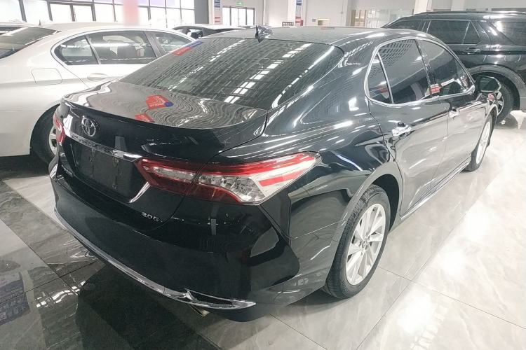 Used Toyota Camry 2023 2.0G Luxury Edition
