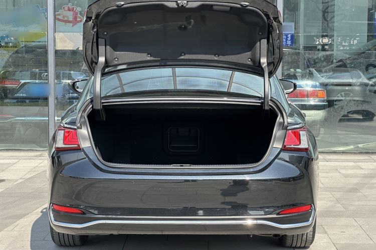 Used Lexus ES 2022 200 Excellence Edition
