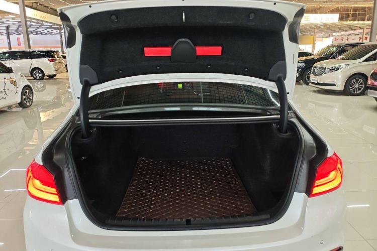 Used BMW 5 Series 2018 530Li Leading Model M Sport Package
