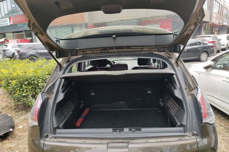 Used Peugeot 3008 2016 2.0L Automatic Classic Edition