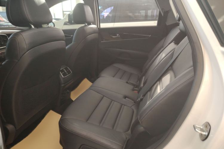 Used Kia Sorento 2015 Sorento L 2.4L Gasoline 4WD Elite Edition 7 Seats China V Emission Standard
