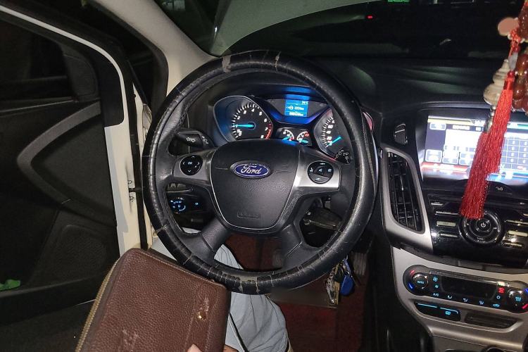 Used Ford Focus 2012 Hatchback 1.6L Manual Fashion Edition