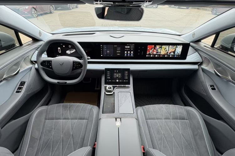 Used VOYAH PASSION 2023 Four-Wheel Drive Standard Edition
