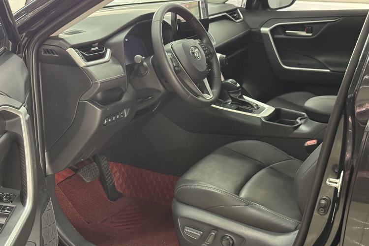 Used Toyota Wildlander 2023 2.0L CVT Two-Wheel Drive Luxury PLUS Edition
