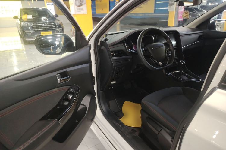 Used Venucia T70 2018 2.0L CVT Smart Edition
