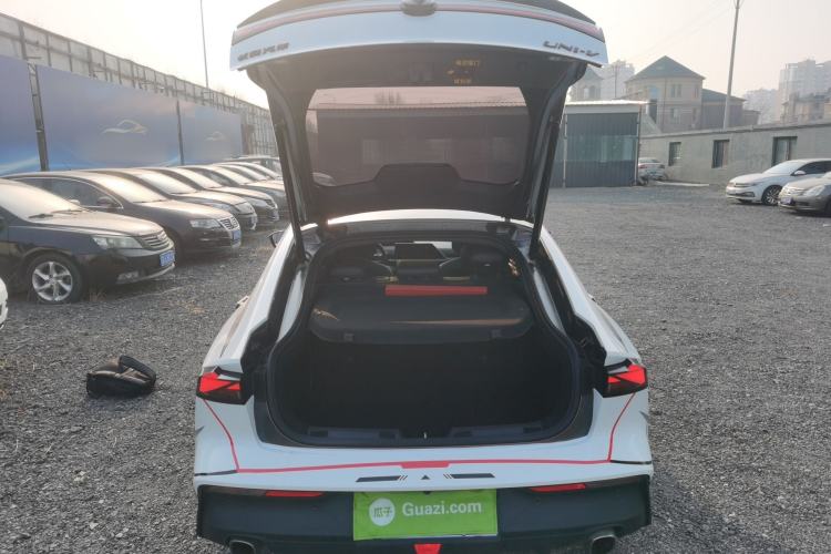 Used Changan UNI-V 2022 1.5T Prestige Version