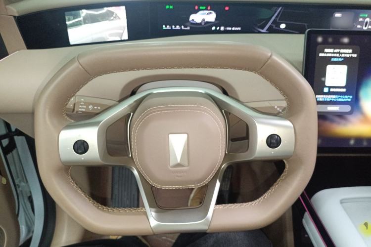 Used  07 2024 Ultra Range-Extended Four-Wheel Drive