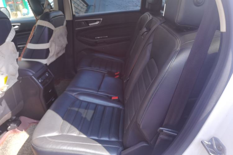 Used Ford Edge 2015 2.0T GTDi Two-Wheel-Drive High-Line Version