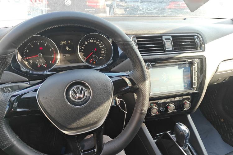 Used Volkswagen Sagitar 2015 230TSI Automatic Comfort Version
