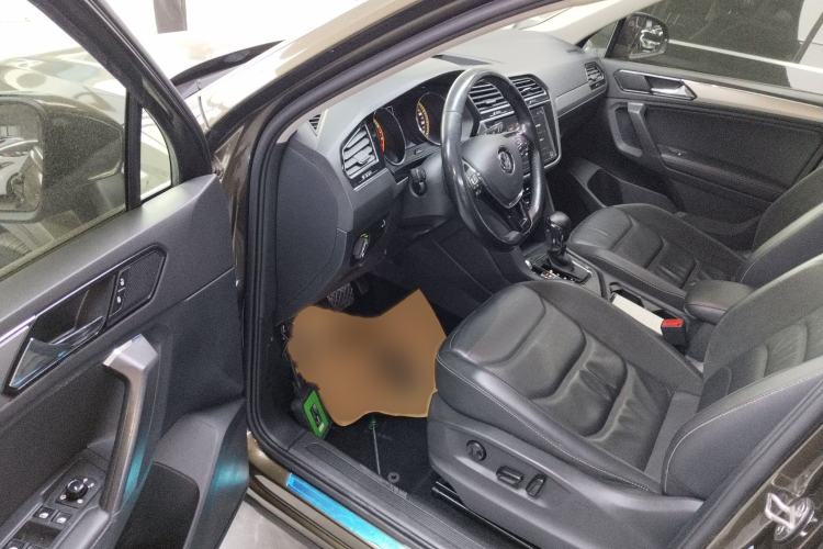 Used Volkswagen Tiguan L 2019 Updated Version 330TSI Automatic Two-Wheel Drive Panoramic Comfort Edition China VI Standard
