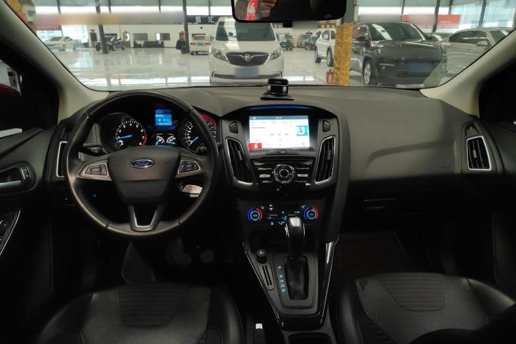 Used Ford Focus 2015 Hatchback 1.6L Automatic Fashion Edition
