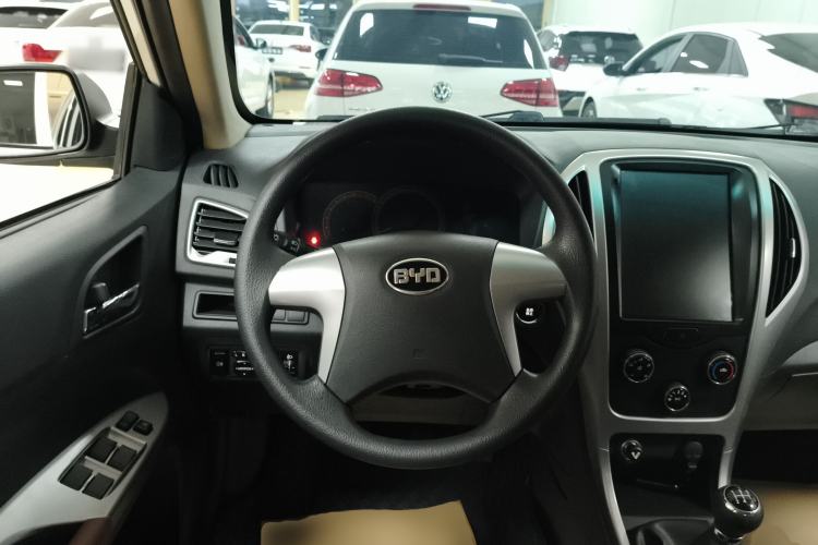 Used BYD F3 2015 Energy-Efficient Model 1.5L Manual Comfort Edition
