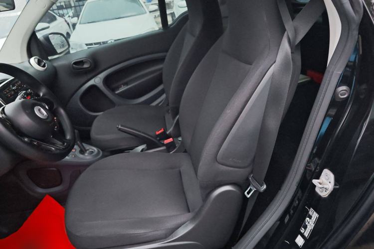 Used  fortwo 2018 1.0L 52kW Hardtop Dynamic Version China V
