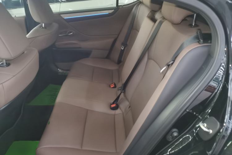 Used Lexus ES 2025 200 Premium Edition
