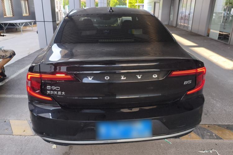 Used Volvo S90 2025 B5 Zhiya Luxury Edition
