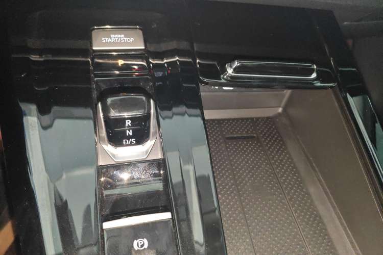 Used Volkswagen Talagon 2024 380TSI All-Wheel Drive Luxury Prestige Pro 6-Seater
