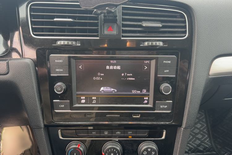 Used Volkswagen Golf 2018 1.6L Automatic Fashion Model