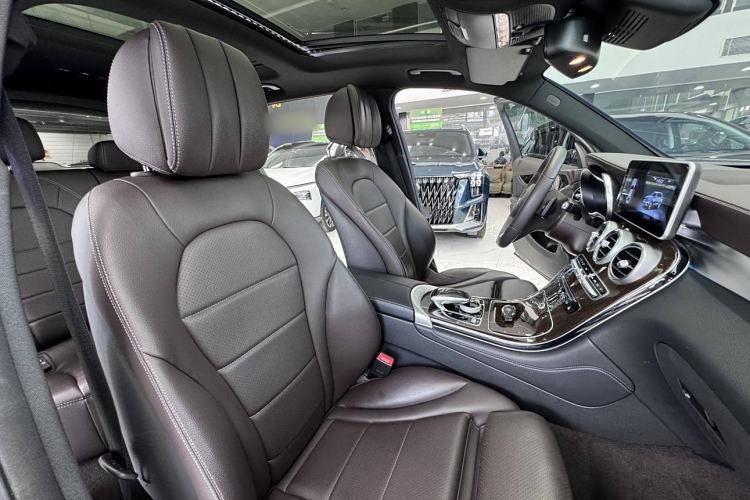 Used Mercedes-Benz GLC 2016 GLC 260 4MATIC Luxury Model
