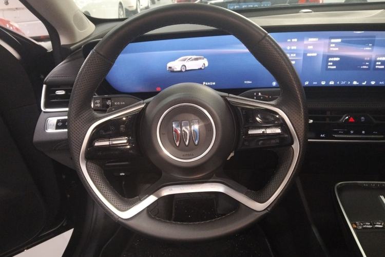 Used Buick LaCrosse 2025 28T Platinum Edition
