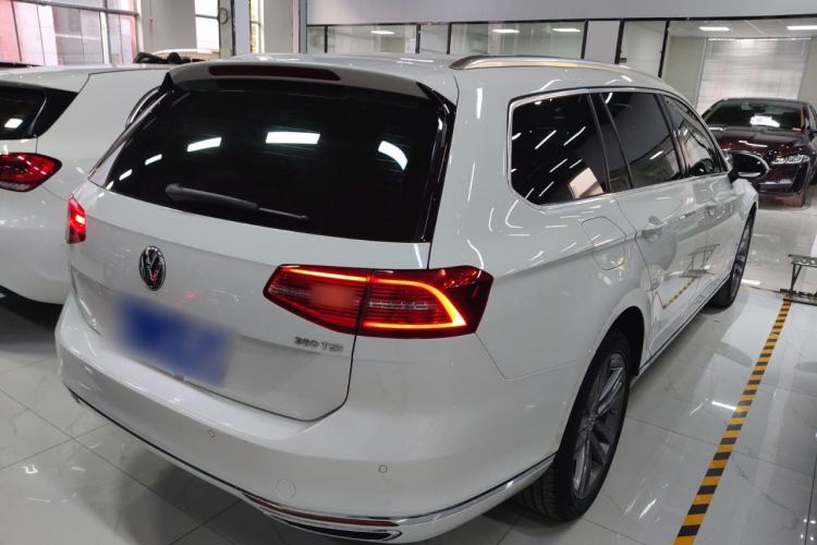 Used Volkswagen Variant 2017 380TSI Two-Wheel Drive Comfort Edition
