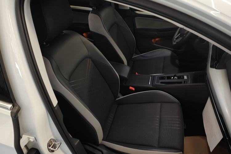 Used Volkswagen Golf 2023 Facelift 280TSI DSG Pro
