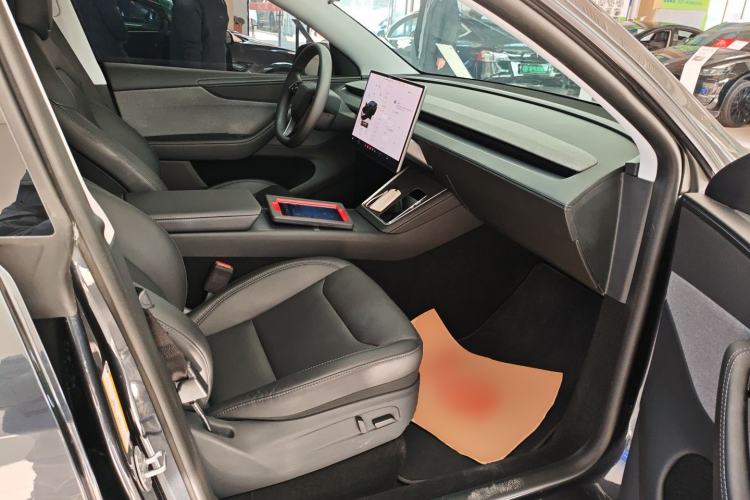 Used Tesla Model Y 2025 Rear-Wheel-Drive Version