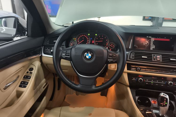 Used BMW 5 Series 2014 525Li Luxury Design Package
