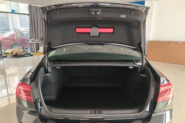 Used Volkswagen Magotan 2021 330TSI DSG 30th Anniversary Edition
