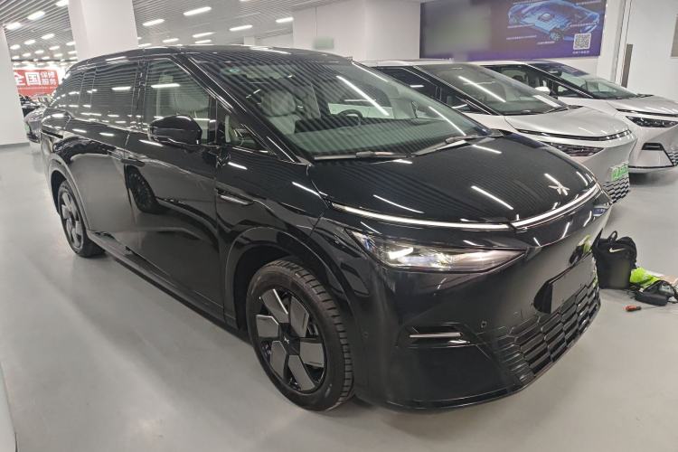 Used XPeng X9 2025 650 Long-Range Max
