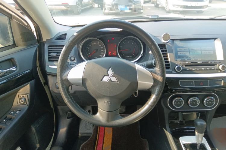 Used Mitsubishi Lancer EX 2016 1.8L CVT Black-and-White Retro Edition