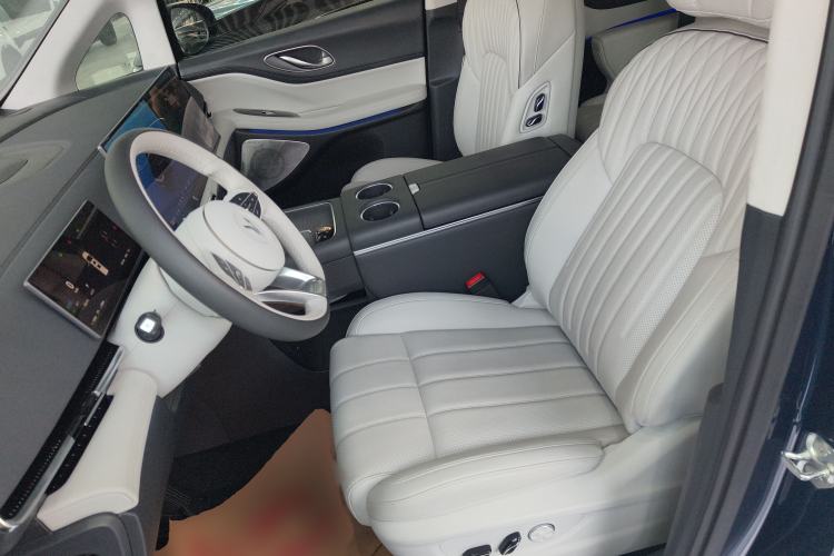 Used VOYAH Dream 2025 PHEV Four-Wheel-Drive Flagship Kunpeng Edition
