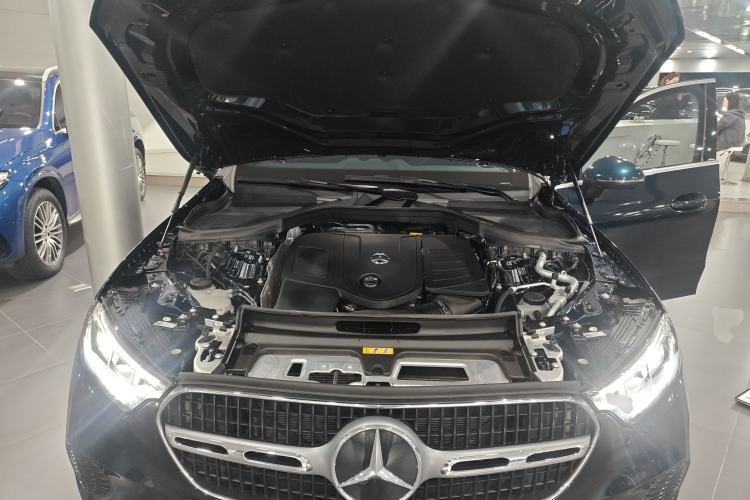 Used Mercedes-Benz GLC 2023 GLC 260 L 4MATIC Dynamic Edition 5-seater
