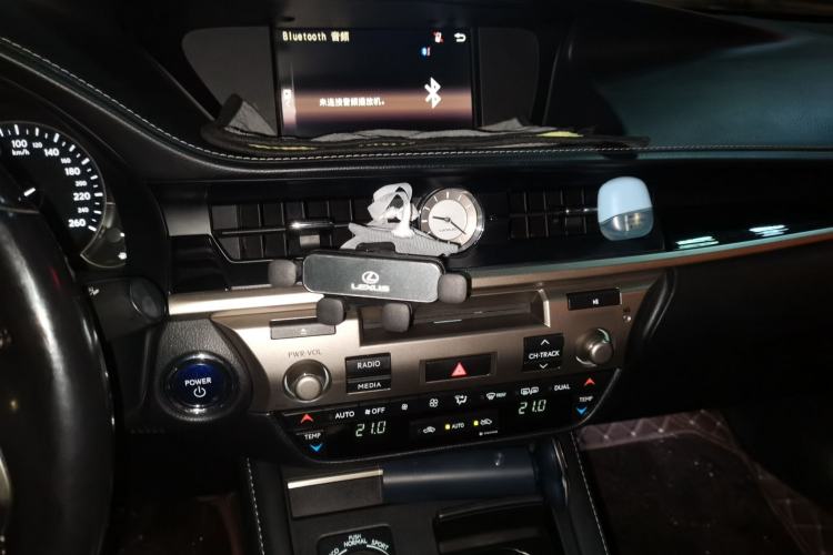 Used Lexus ES 2015 300h Comfort Edition
