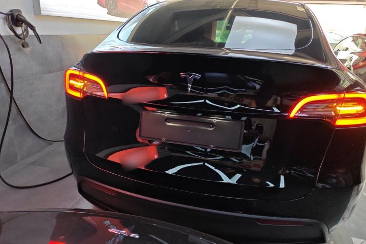 Used Tesla Model Y 2022 Long-Range All-Wheel-Drive Version
