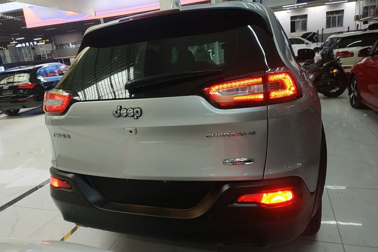 Used  Cherokee 2016 2.0L Superior Edition
