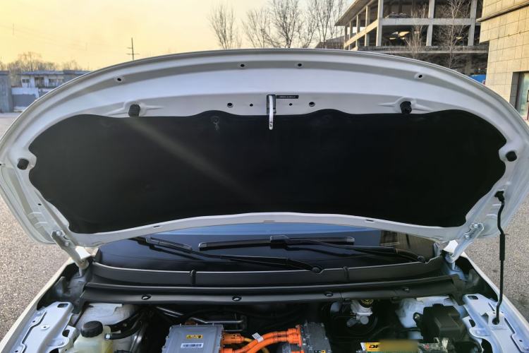 Used ORA iQ 2018 Smart Connectivity Model