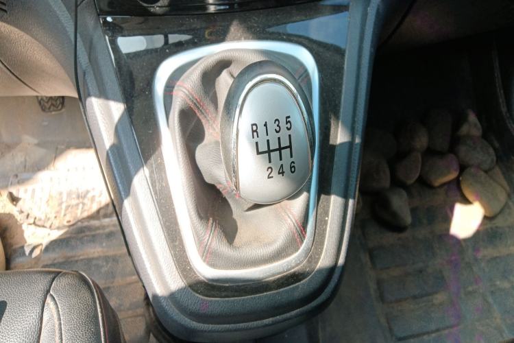 Used Haval H6 2015 Upgraded Model 1.5T Manual Two-Wheel Drive Elite Version
