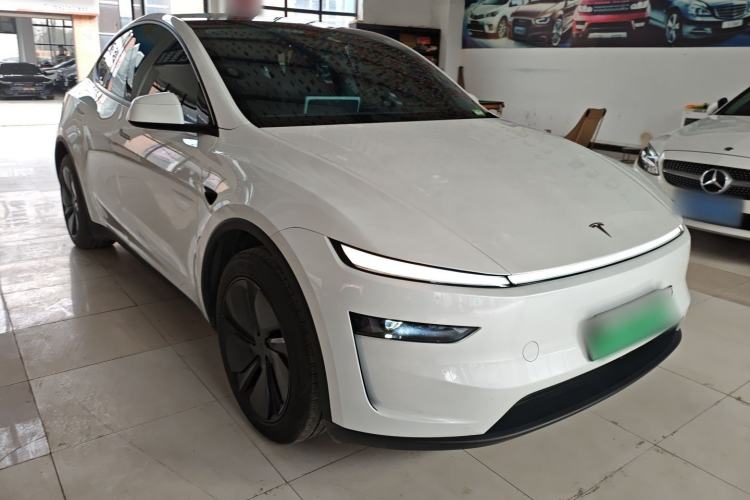 Used Tesla Model Y 2025 Rear-Wheel-Drive Version
