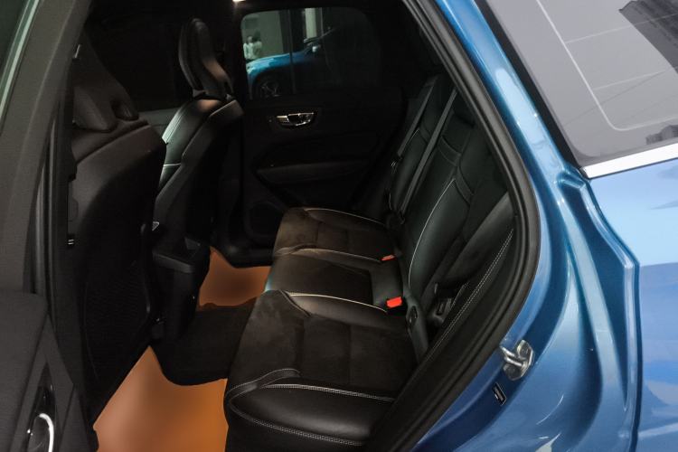 Used Volvo XC60 2019 T5 4x4 Smart & Dynamic Sport Edition China VI Standard