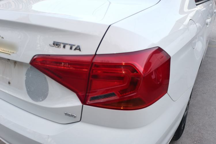 Used Volkswagen Jetta 2017 1.5L Manual Fashion Edition
