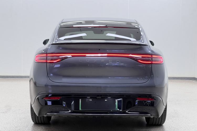 Used Hima Luxeed R7 2024 All-Electric 802 km Max
