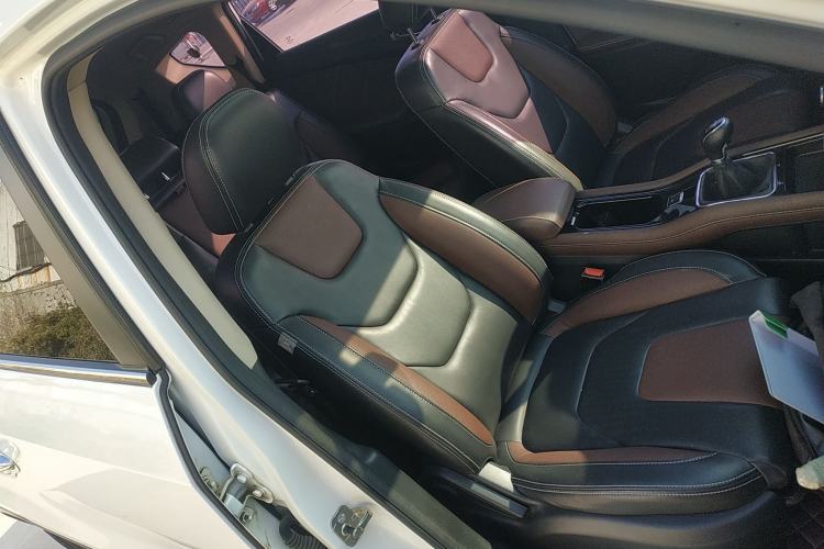 Used Dongfeng Fengon 580 2016 1.5T Manual Luxury Version