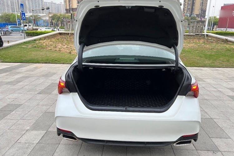 Used Toyota Avalon 2019 2.5L Touring Premium Version China VI Standard
